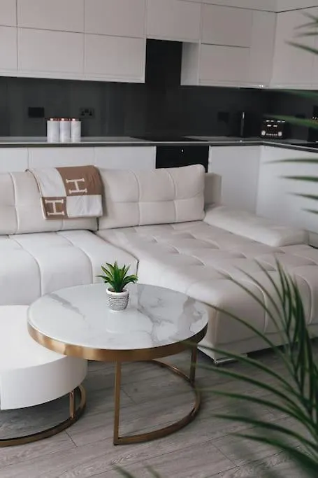 Brighton Apartment By Pier